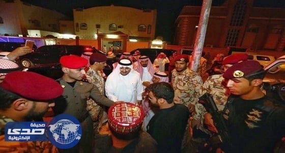 بالفيديو.. نائب أمير الجوف يوقف موكبه للسلام على عدد من أهالي سكاكا