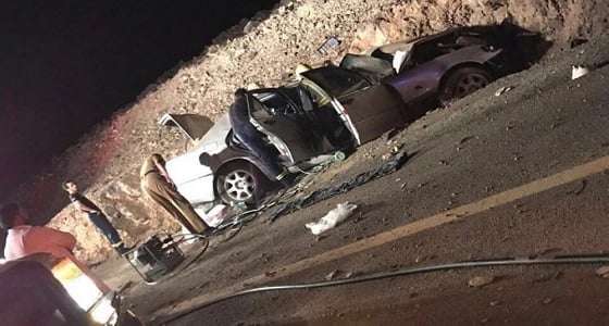 جمل سائب يودي بحياة رجل وطفلة على طريق مهد الذهب