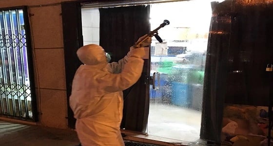 بلدية الخرج تغلق محلات بيع الطيور في السيح احترازيًا