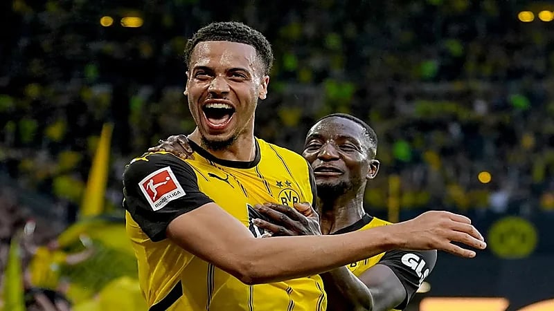 دورتموند يهزم مونشنجلادباخ بثلاثية في 9 دقائق