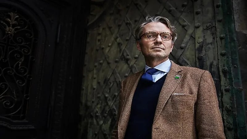 العثور على جثة دبلوماسي سويدي رفيع بعد أيام من استجوابه في قضية تجسس