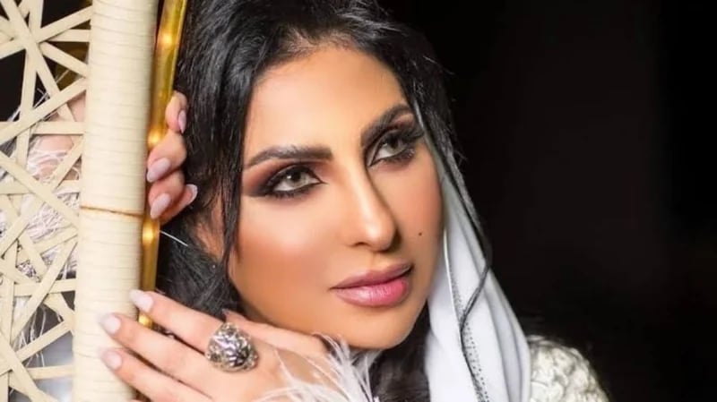 زينب العسكري تنفي انفصالها عن زوجها وعودتها للفن