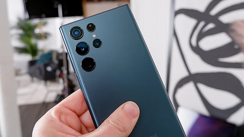 ميزة في جوال سامسونج أس-23 الجديد يفتقر إليها الآيفون