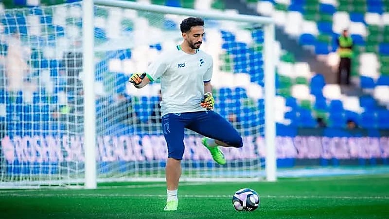 توقيع العقيدي يثير الجدل قبل قمة النصر والفتح.. فيديو