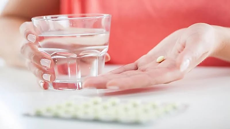 طبيب يوضح طرق الوقاية من التقرحات بعد تناول الدواء