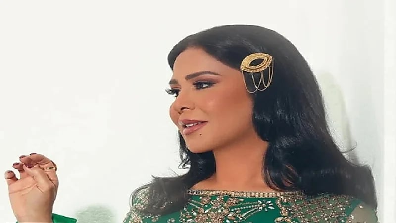 الفنانة نوال في أحدث ظهور مع ابنتها حنين.. صور