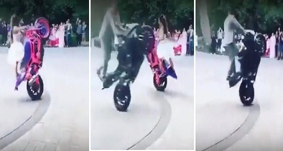 بالفيديو.. عروسان يشعلان حفل زفافهما بتحدي الرقص بالدراجات النارية