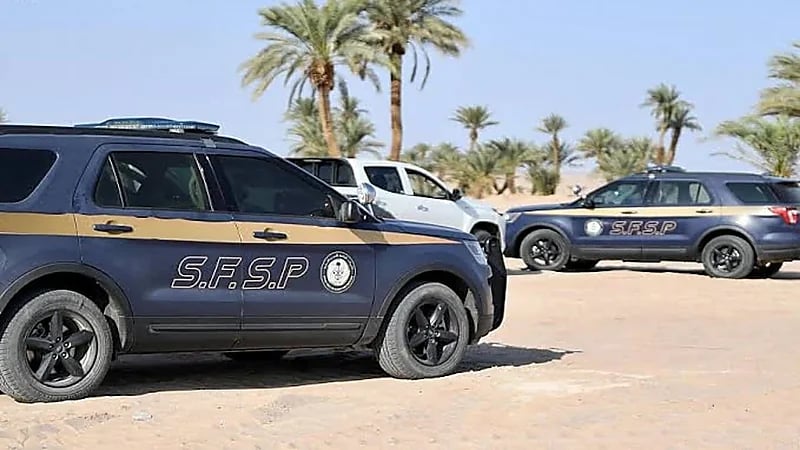 ضبط مخالف لاستغلاله الرواسب دون ترخيص في تبوك