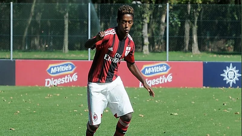 انتحار لاعب شاب بسبب انتهاكات عنصرية بحقه