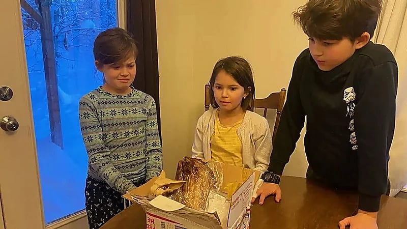 هدية مرعبة تتلقاها عائلة في عيد الميلاد