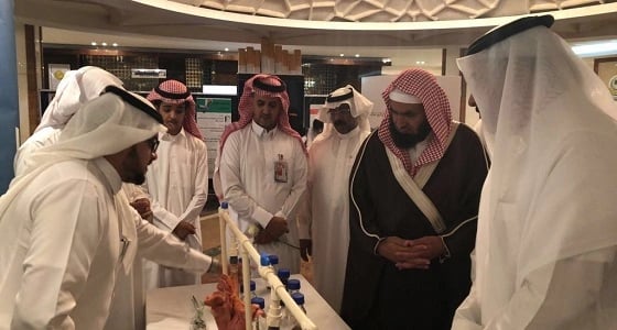 مئات الزوار لمعرض " بطلها " في اليوم العالمي