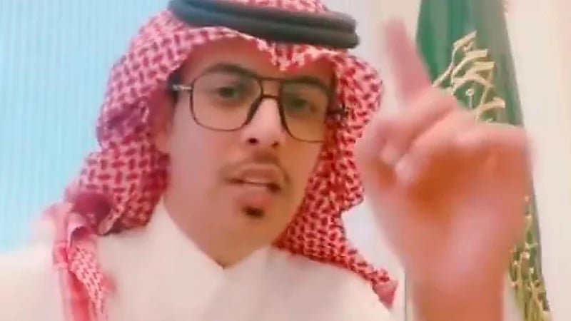 محام يوضح هل يحق للزوج منع زوجته من قيادة السيارة؟.. فيديو