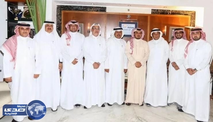 فيديو.. ثعبان بحري سام على أحد شواطئ ينبع