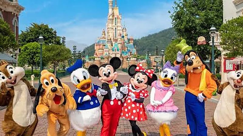 سائح فلبيني يتوفى أثناء لعبه في ديزني لاند هونغ كونغ برفقة زوجته