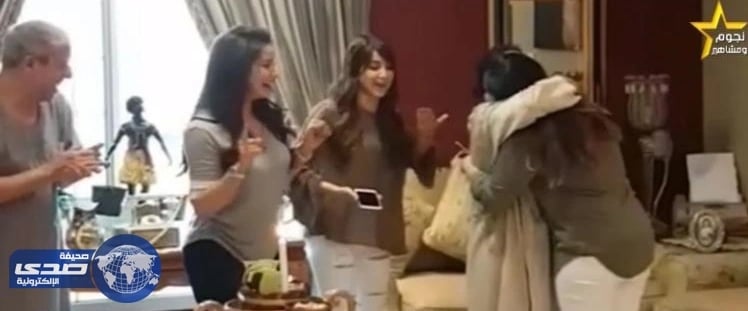 بالفيديو : لجين و أسيل عمران تحتفلان بعيد ميلاد  أختهما الصغيرة نعومة