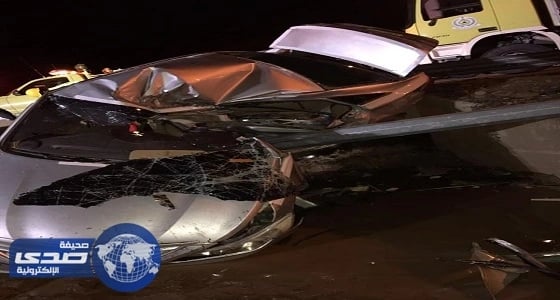 بالصور.. المدني يباشر حادث مأساوي تسبب في وفاة شاب بطريق «محايل- رجال ألمع»