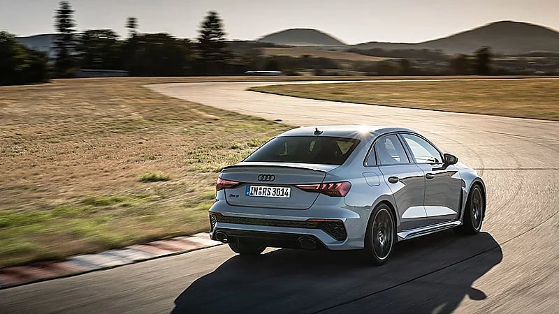 بالصور.. أودي ترفع الستار عن نسختها الجديدة RS3 2023