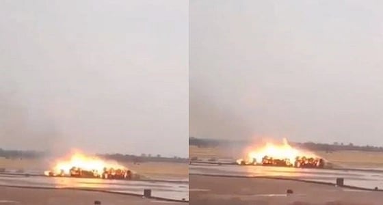 بالفيديو.. احتراق الأعلاف بسبب صاعقة بحائل