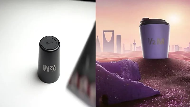 عبدالله الراجحي يفاجئ فتاة بهدية بعد إعادة تلوين كوب هاف مليون.. فيديو