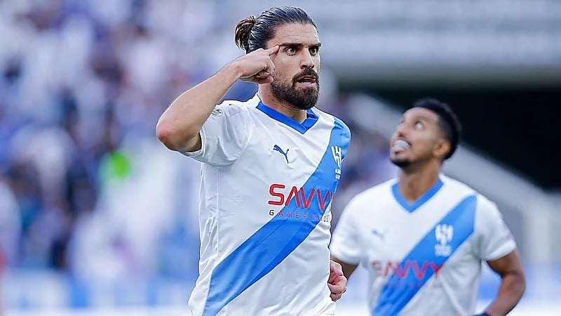 حقيقة مفاوضات نيوكاسل للتعاقد مع محترف الهلال