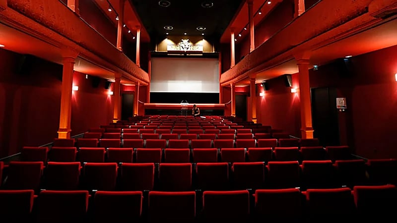 بالفيديو .. أثر قرار إعفاء الأفلام المحلية من المقابل المالي على أسعار التذاكر