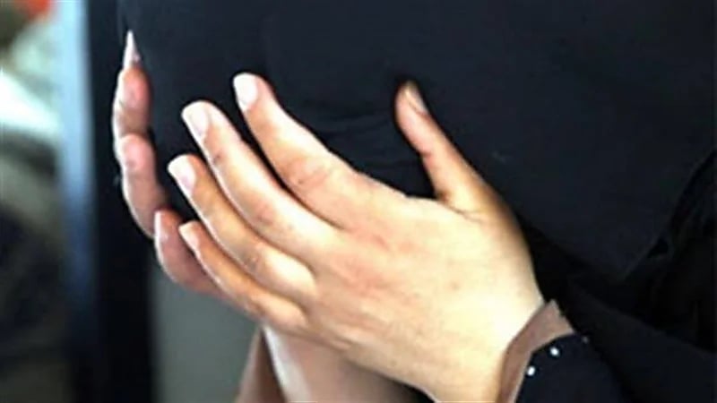 تفاصيل اتهام طبيب بممارسة الرذيلة مع 30 سيدة في عيادته ببلد عربي