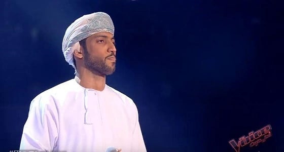 بالفيديو..استبعاد أحد المتسابقين بـ " ذا فويس " يشن الحرب على لجنة التحكيم