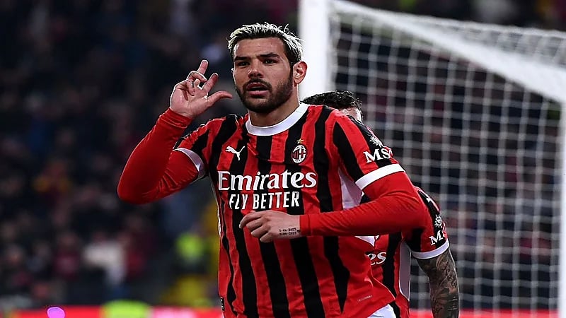 فابريزيو رومانو: الهلال يتفوّق ماليًا وأتلتيكو يعوّل على رغبة ثيو في العوده