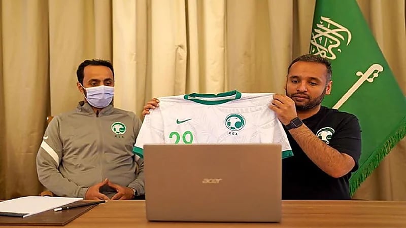 الأخضر يرتدي الزي الأبيض في مواجهة فلسطين