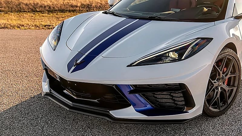 شيفروليه كورفيت ستينغراي تتحول لوحش كاسر على الطرق بعد تعديلات هينيسي المميزة