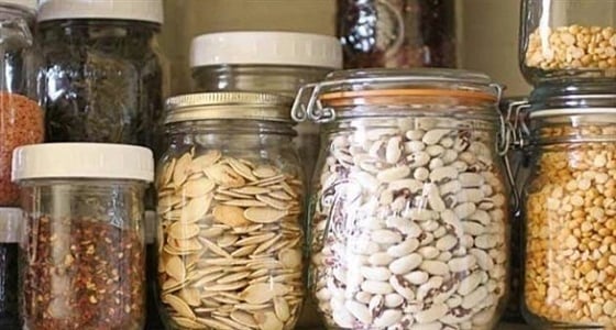  الحاويات الزجاجية هي الأفضل لتخزين مختلف أنواع الطعام