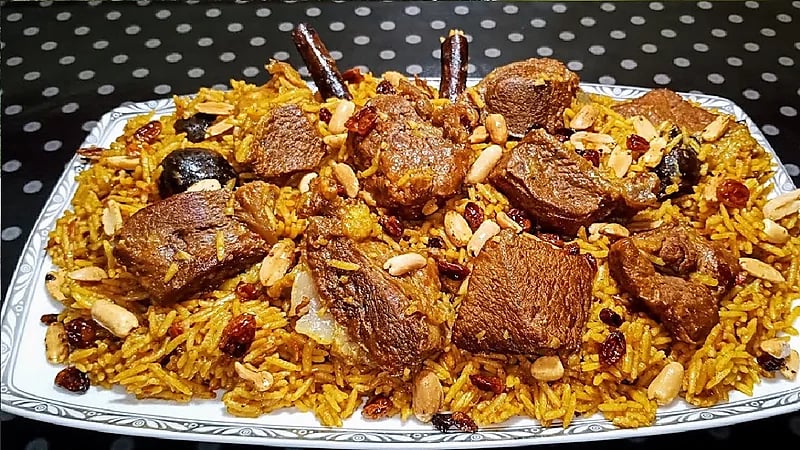 بالفيديو.. حكم إعداد أهل المتوفى طعام الغداء والعشاء للمعزين وجعلها صدقة عن الميت