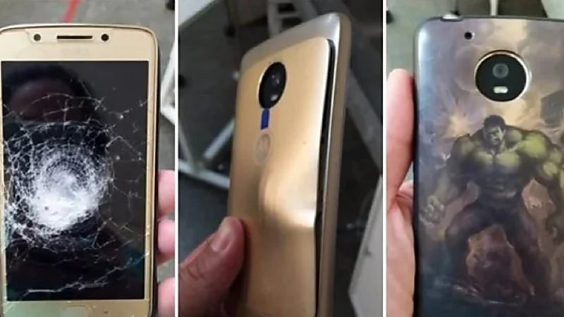 بالصور.. جراب هاتف ينقذ رجل من إطلاق الرصاص