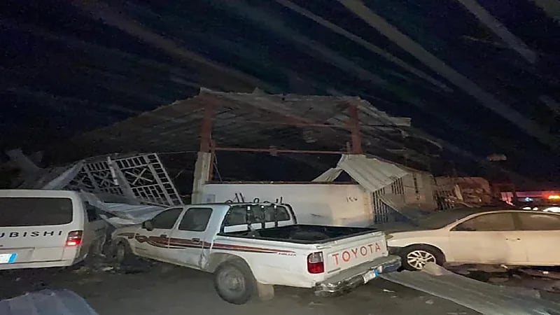 بيان الدفاع المدني بشأن الأضرار التي خلفها سقوط صاروخ باليستي بأحد المسارحة