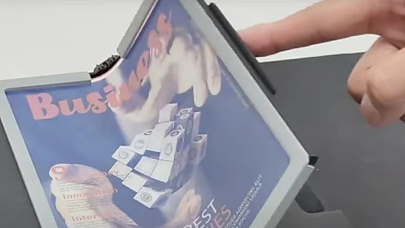 آبل تعتزم تزويد جهاز جديد قابل للطي بشاشات ورقية من الحبر الإلكتروني