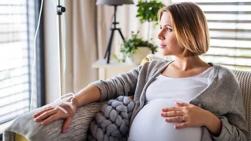 متى يعطى الحديد بالوريد للحامل ؟.. "استشارية" توضح