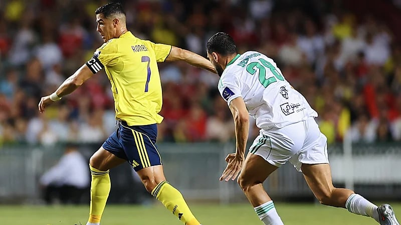 رونالدو يرفض استلام الميدالية الفضية  .. صور