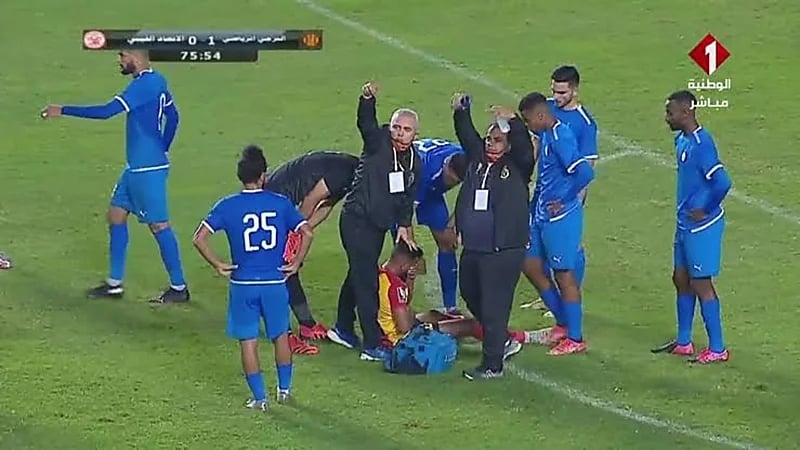 بالفيديو.. اعتداء صادم من حارس الاتحاد الليبي ضد لاعب الترجي التونسي