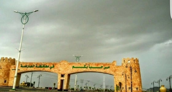 طفلان مصابان بمقذوفات الحوثيين في العارضة يغادران المستشفى