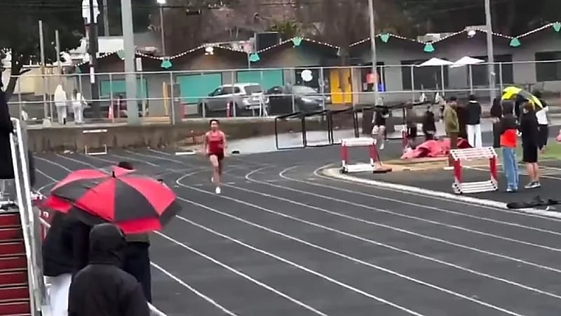 شاب يثير ضجة بعد فوزه في مسابقة فتيات على إنه أنثى.. فيديو