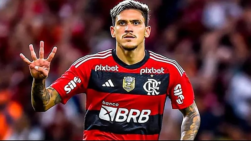 فلامنجو يدرس عرض الهلال لضم بيدرو