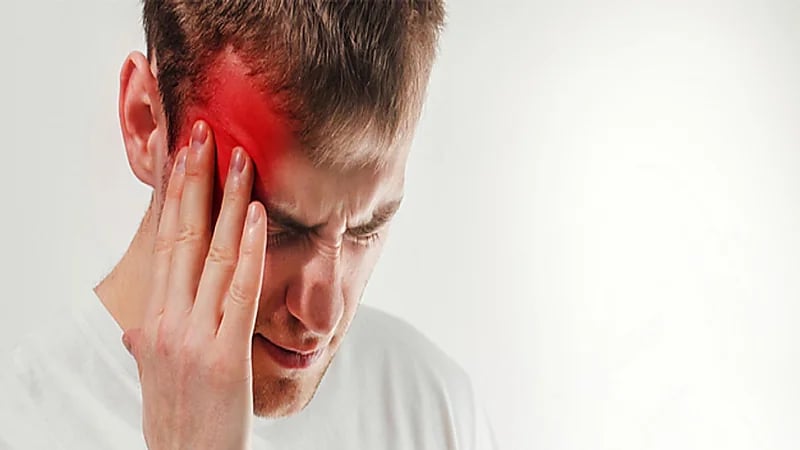 بالفيديو.. استشاري يوضح مسببات صداع الرأس منها "الإضاءة العالية"