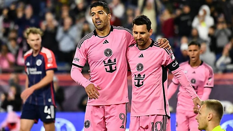 تألق ميسي وسواريز في مباراة بادل.. فيديو