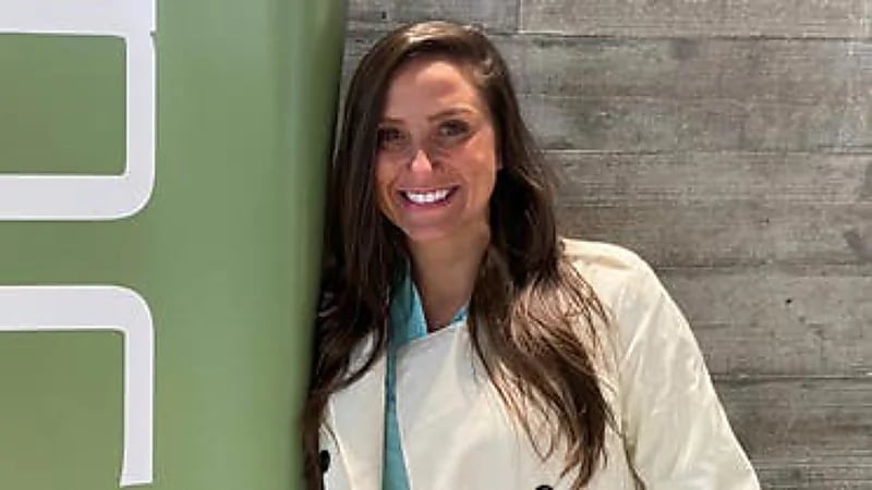 امرأة قتلت زوجها بالسم ثم كتبت كتاباً عن الحزن والحداد