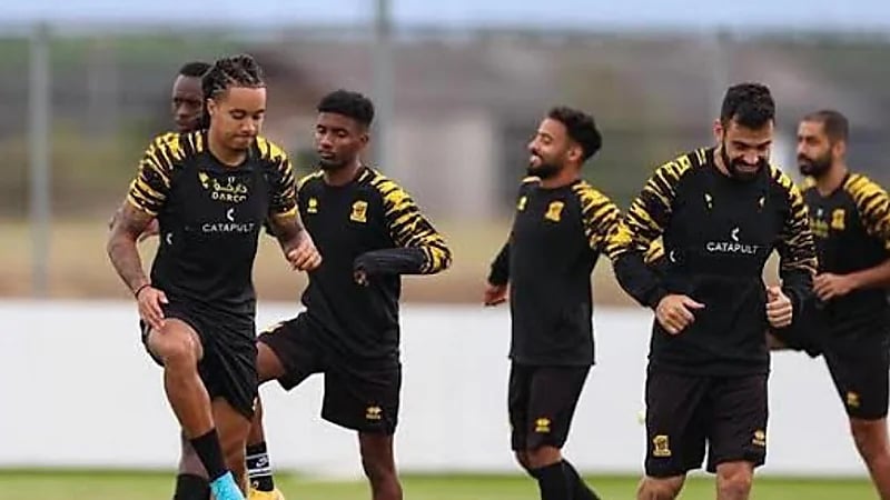 بعثة الاتحاد تصل إلى جدة والمدير الفني يمنح اللاعبين إجازة