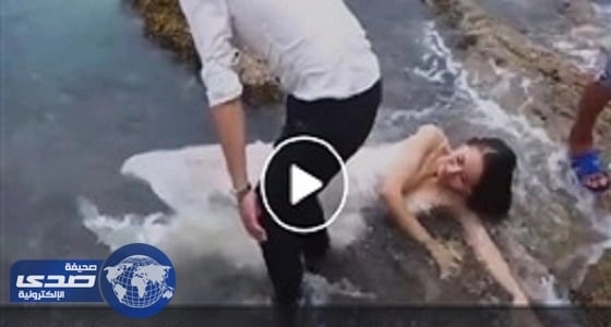 بالفيديو.. كواليس جلسة تصوير عروسين تثير ضجة بمواقع التواصل