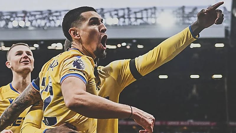 كريستال بالاس يتغلب على مانشستر يونايتد بثنائية