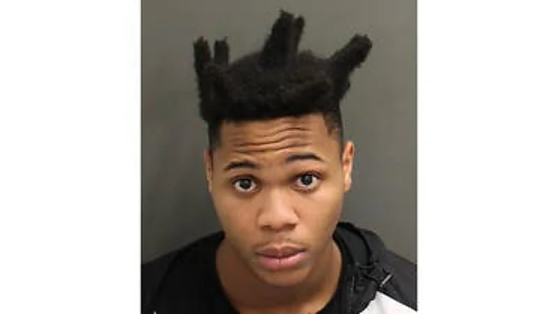 مسلح يعود لمسرح جريمته ويقتل مراسلاً تلفزيونياً وطفلة