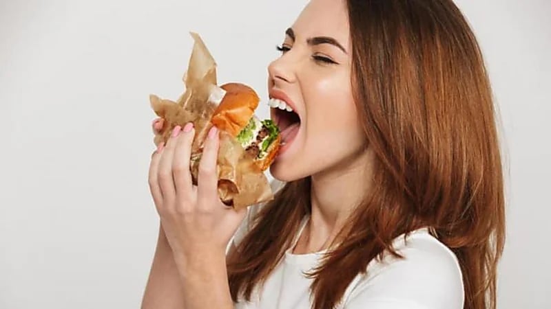 سبب معاناة البعض من شعور دائم بالجوع