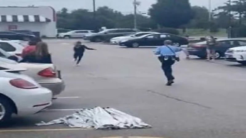 موقف مضحك للص تخلى عن زميلته بعد سرقة متجر